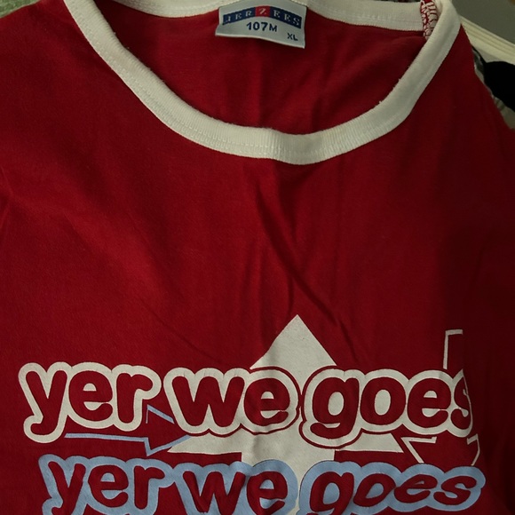 Football chant T-shirt in red - Picture 1 of 2